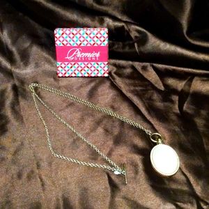 Premier design necklace